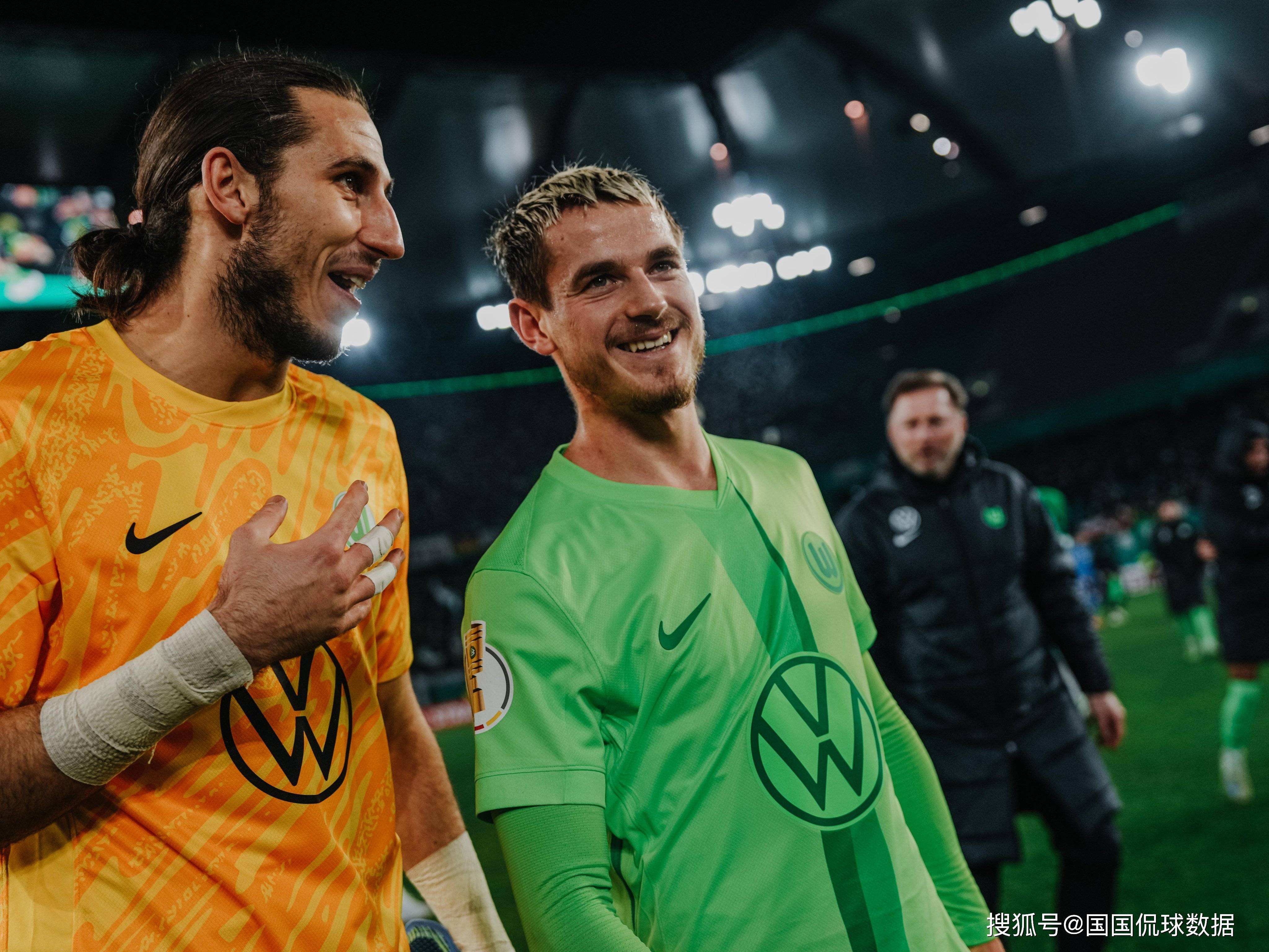 优德网页版 -包含国际比赛日德甲传出新动向，门兴格拉德巴赫队长鼓劲，管理层表态：态度坚定，临场指挥获称赞的词条