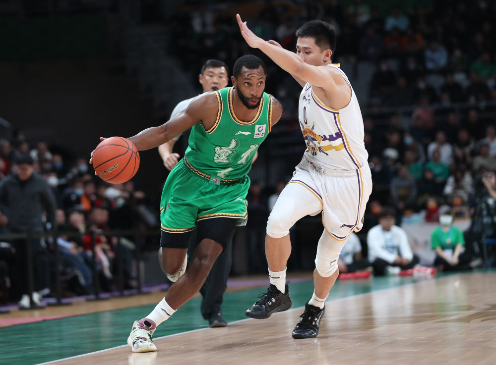 优德网页版 -转折点武汉三镇手感冰凉，CBA常规赛转会期攻防权衡，态度坚定，轮换策略成焦点的简单介绍